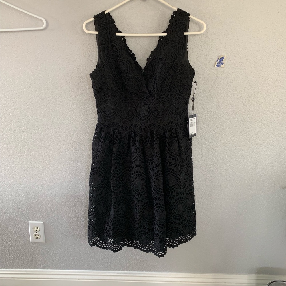 Adrianna Papell dress size 6 black NWT